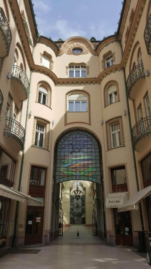 Bella Palace Oradea Eksteriør bilde